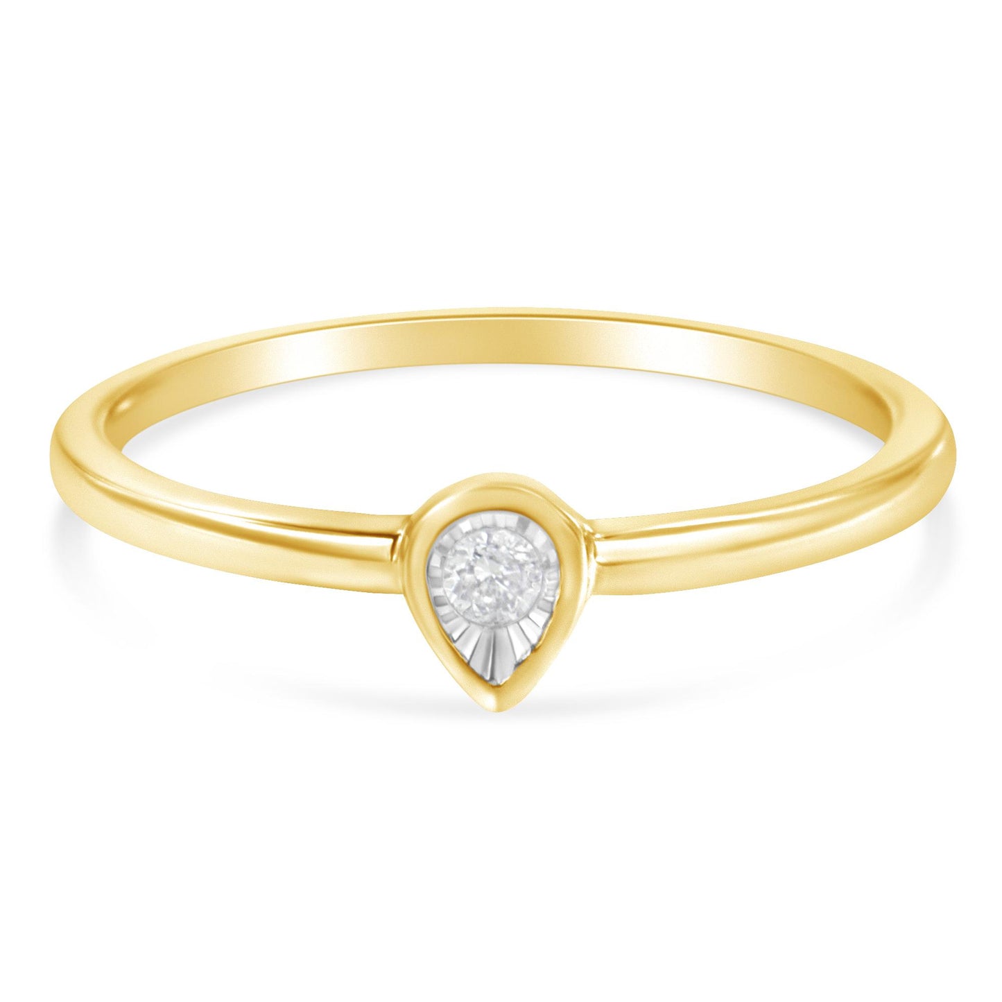 Front angle view of a yellow ring featuring a round white gemstone in a miracle setting.