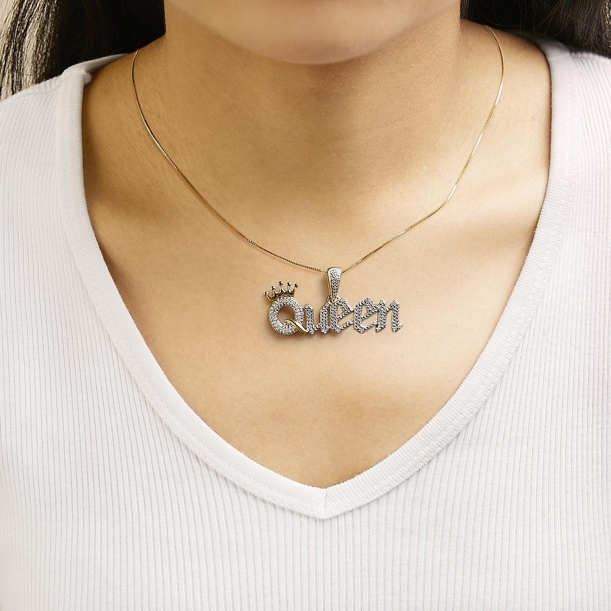 14K Yellow Gold Plated Sterling Silver 1/10 Cttw Diamond “Queen” Nameplate Pendant Necklace