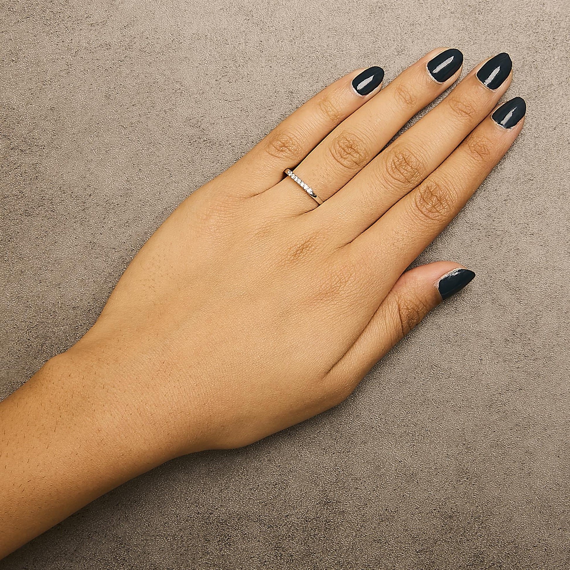 14K Gold 1/10 Cttw Diamond 7 Stone Band Ring