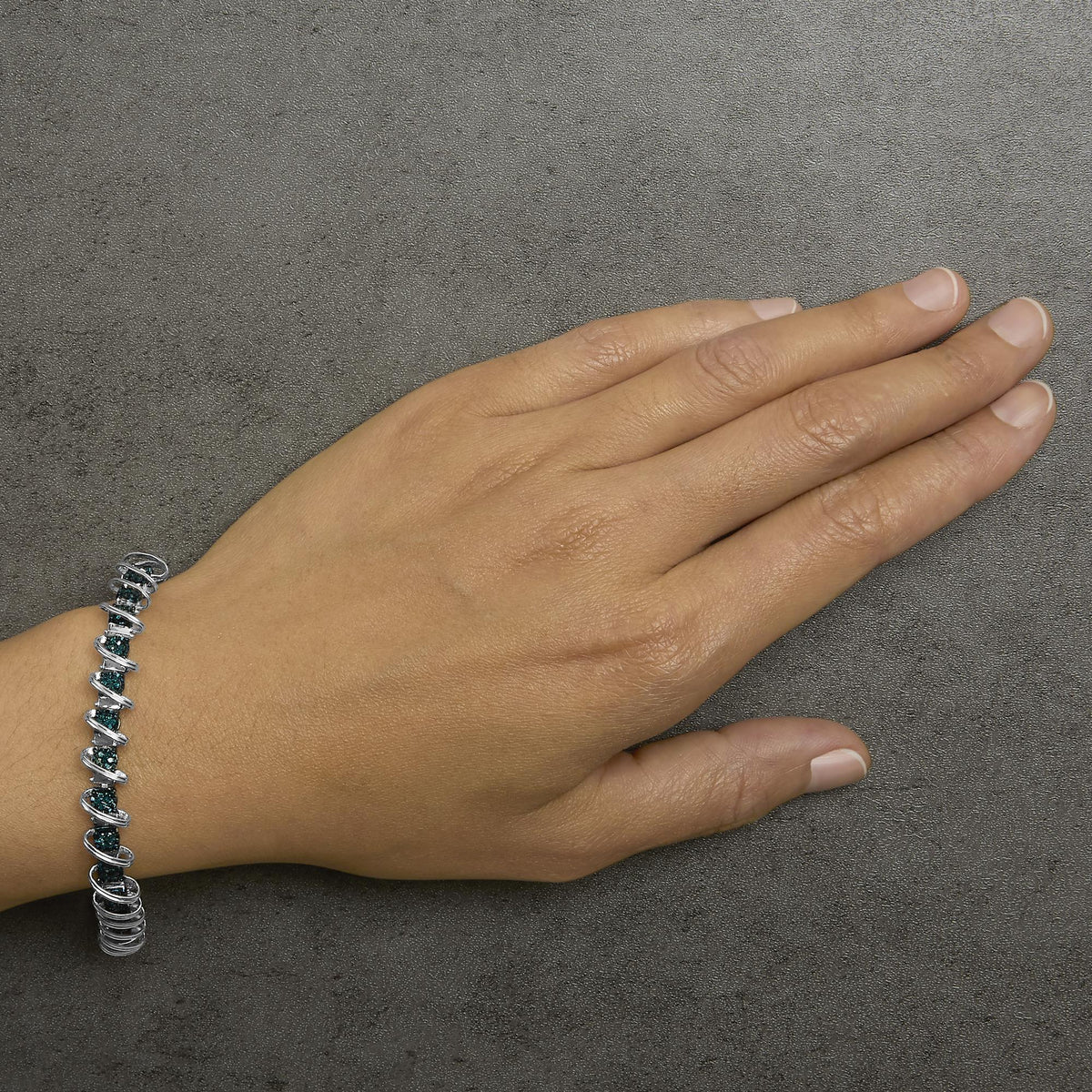 .925 Sterling Silver 3/4 Cttw Blue Diamond Illusion Plate Looped Link Bracelet