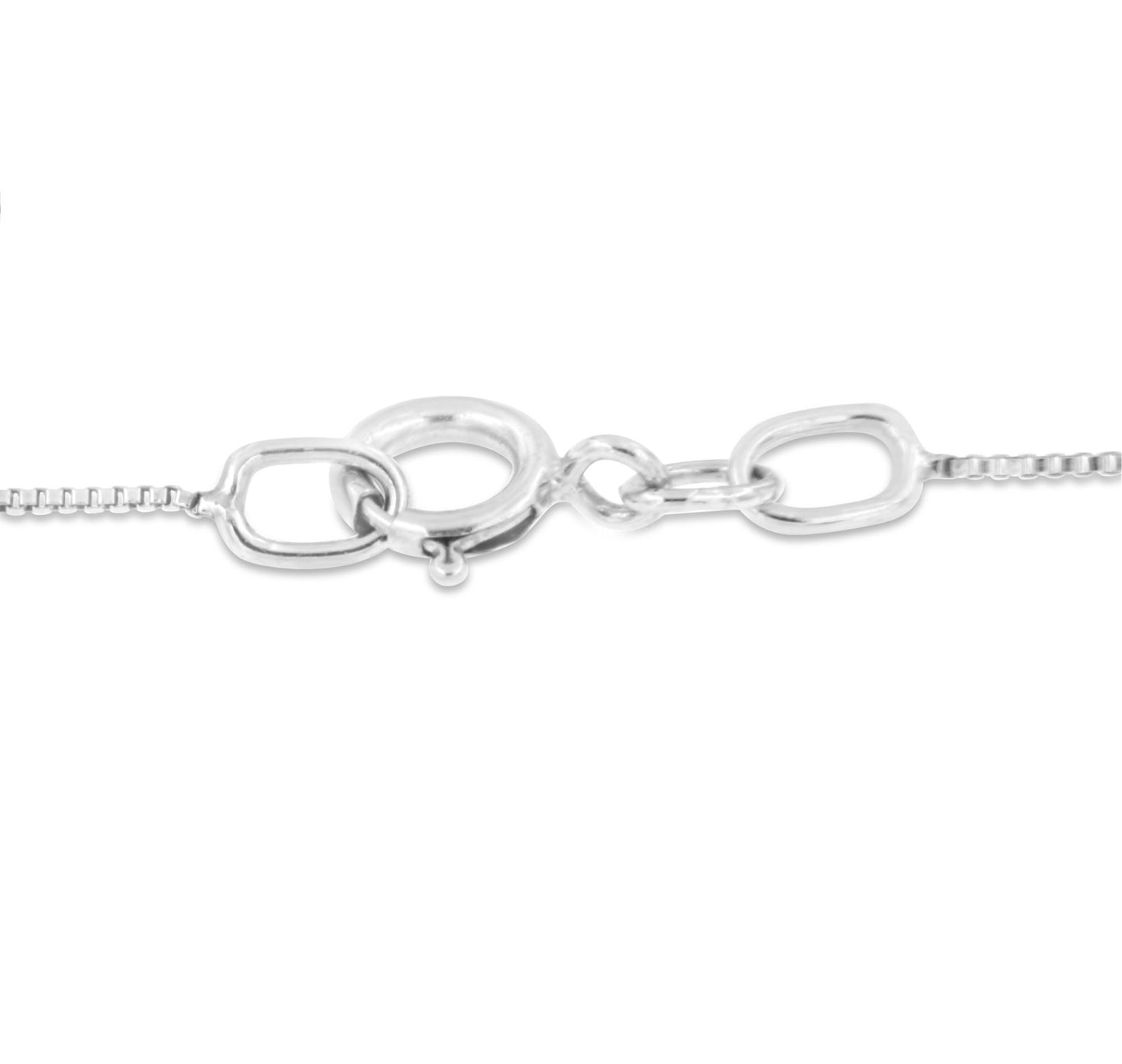 Close-up front angle of two-toned metal necklace clasp with interlocking links.