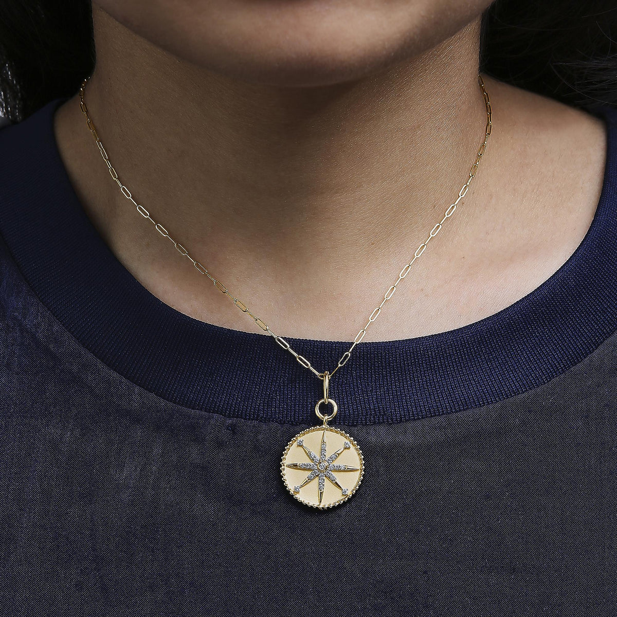 14K Yellow Gold 1/4 Cttw Diamond Compass Medallion Pendant Necklace