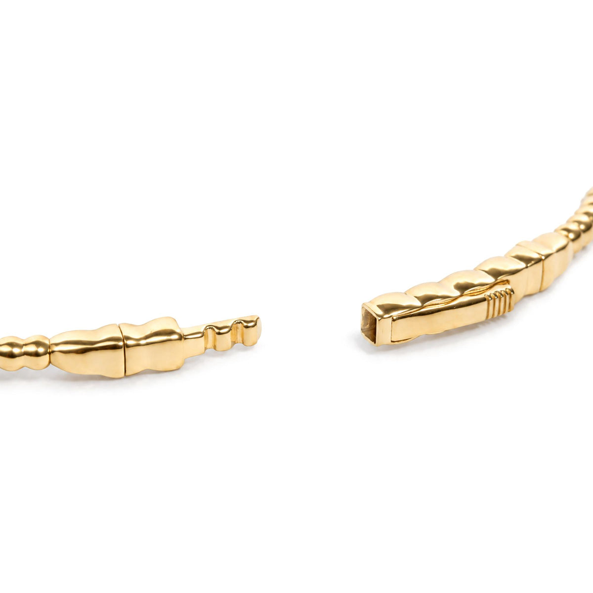 14K Gold 1/6 Cttw Diamond Marquise-Station Beaded Flexible Bangle Bracelet