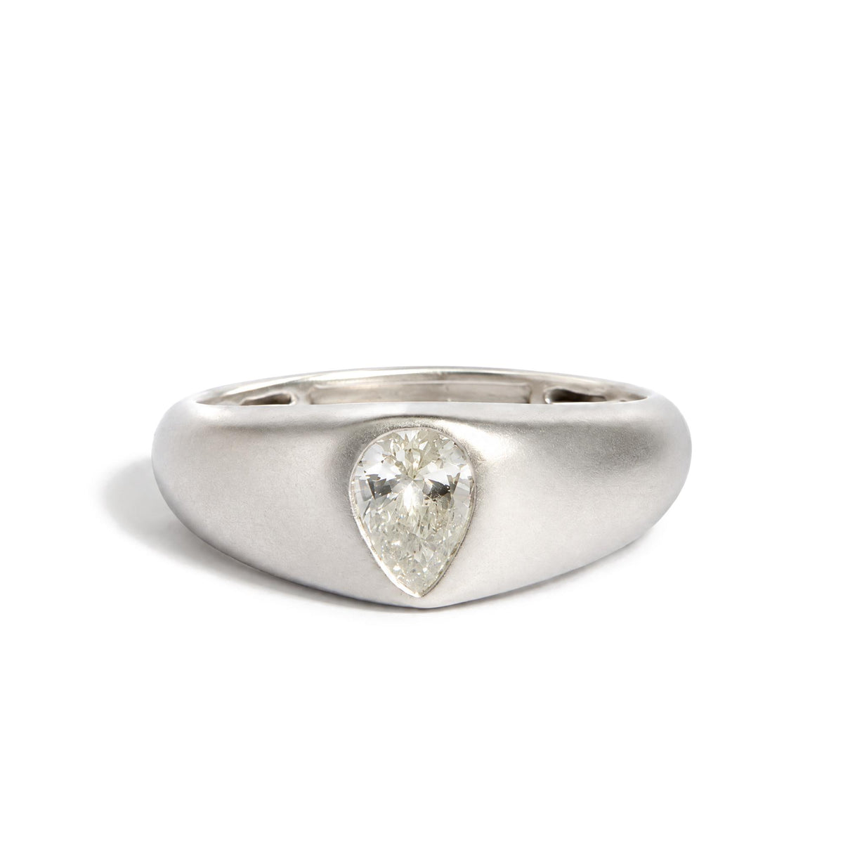18K White Gold 1/2 Cttw Pear-Shaped Diamond Bezel-Set Solitaire Ring with Tapered Band