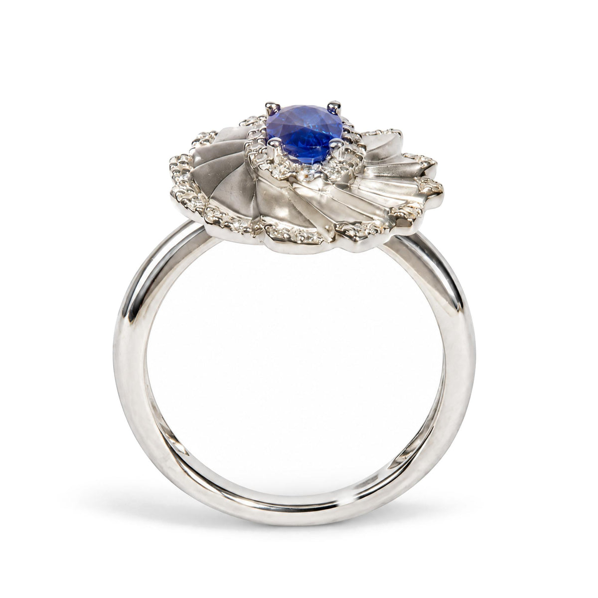 14K White Gold Oval Blue Sapphire and 1/5 Cttw Diamond Sunburst Halo Cocktail Ring