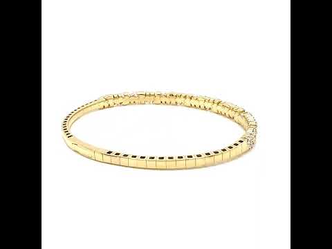 Rotating video showing the jewelry item