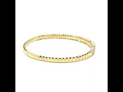 Rotating video showing the jewelry item