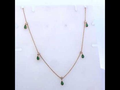 Rotating video showing the jewelry item