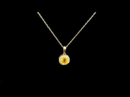 Rotating video showing the jewelry item