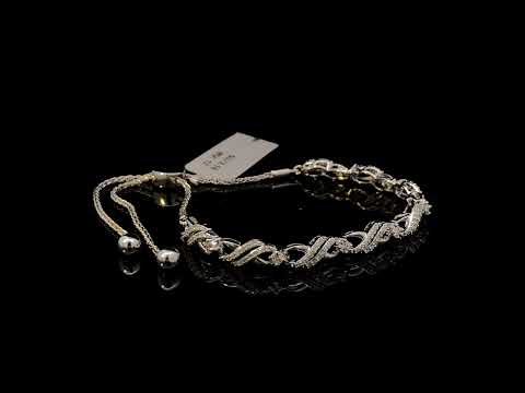 Rotating video showing the jewelry item