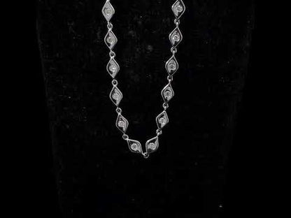 Rotating video showing the jewelry item