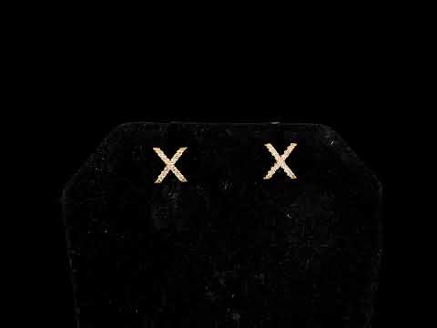 Rotating video showing the jewelry item