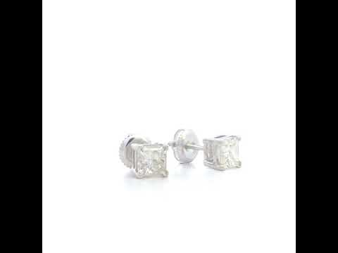 Rotating video showing the jewelry item