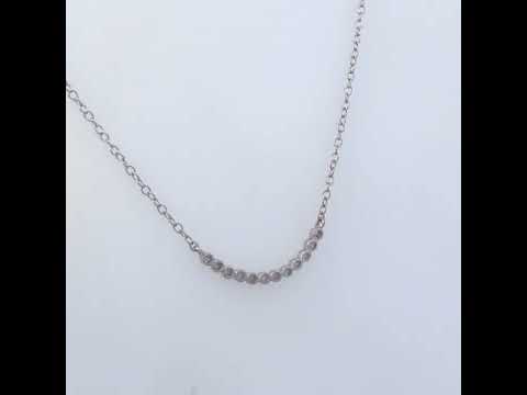 Rotating video showing the jewelry item