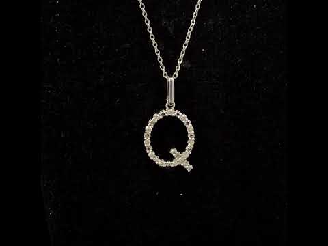 Rotating video showing the jewelry item