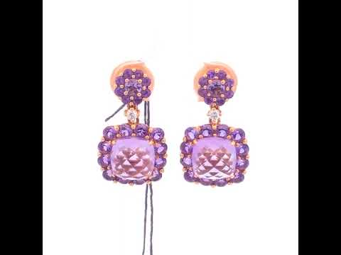 Rotating video showing the jewelry item