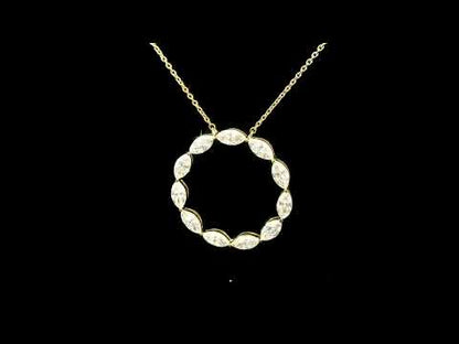 Rotating video showing the jewelry item
