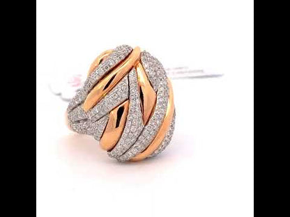 Rotating video showing the jewelry item