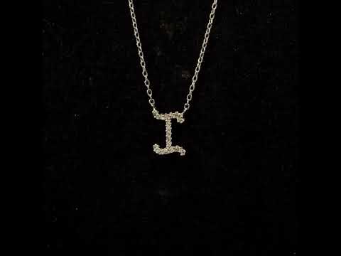 Rotating video showing the jewelry item
