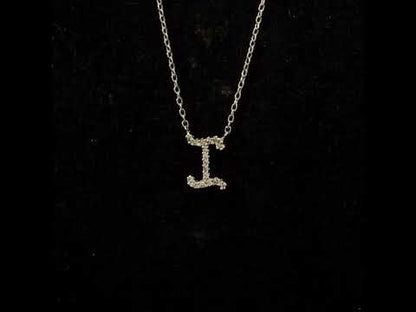 Rotating video showing the jewelry item