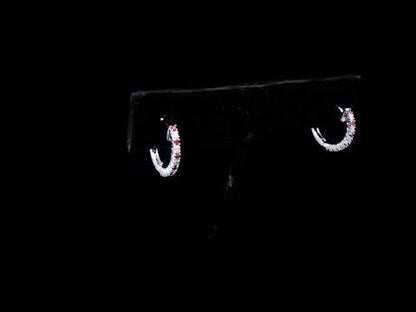 Rotating video showing the jewelry item