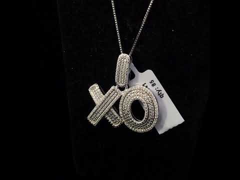 Rotating video showing the jewelry item