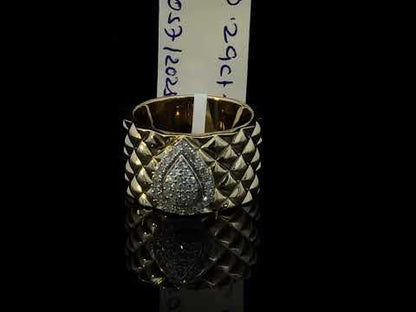Rotating video showing the jewelry item