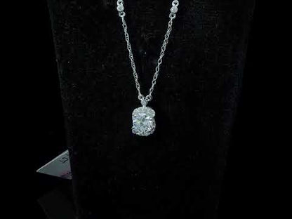 Rotating video showing the jewelry item