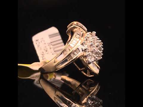 Rotating video showing the jewelry item