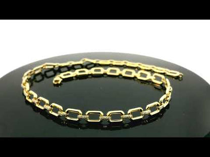 Rotating video showing the jewelry item