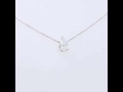 Rotating video showing the jewelry item