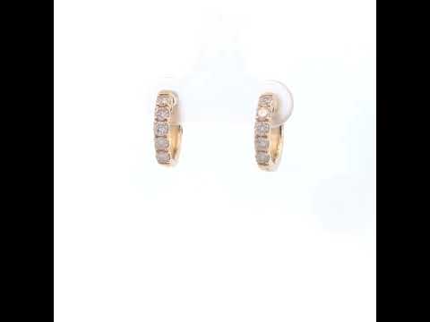 Rotating video showing the jewelry item