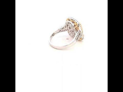 Rotating video showing the jewelry item