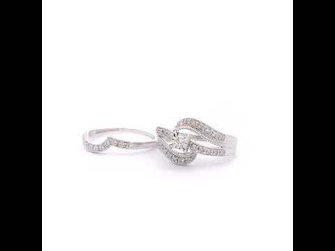 Rotating video showing the jewelry item