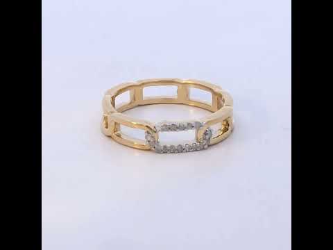 Rotating video showing the jewelry item