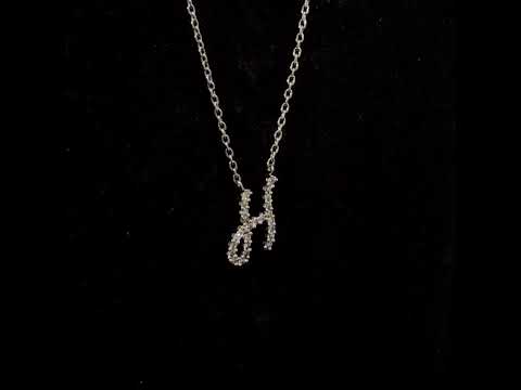 Rotating video showing the jewelry item