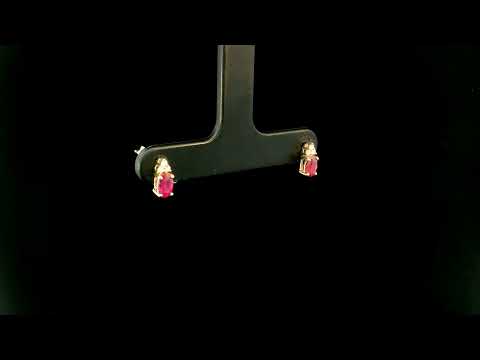 Rotating video showing the jewelry item