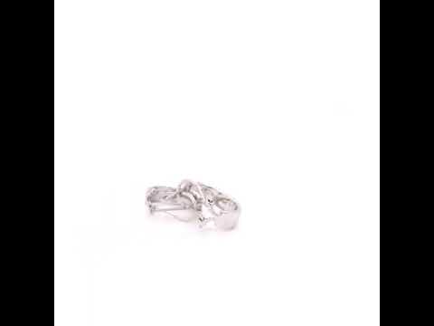 Rotating video showing the jewelry item