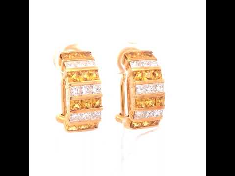 Rotating video showing the jewelry item