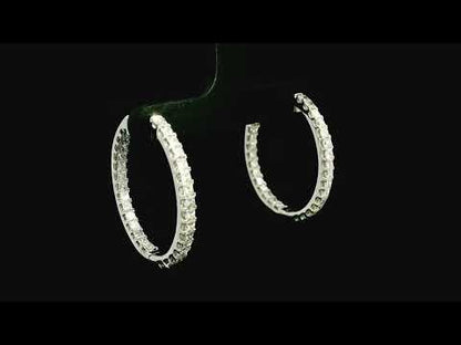 Rotating video showing the jewelry item