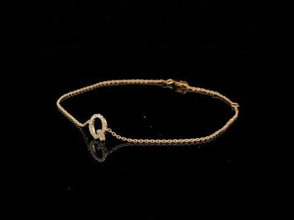 Rotating video showing the jewelry item