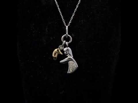 Rotating video showing the jewelry item