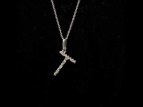 Rotating video showing the jewelry item