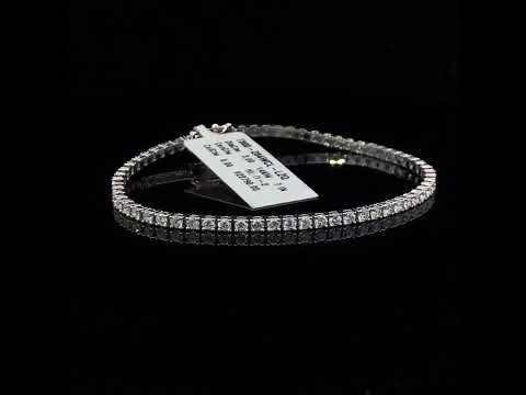 Rotating video showing the jewelry item
