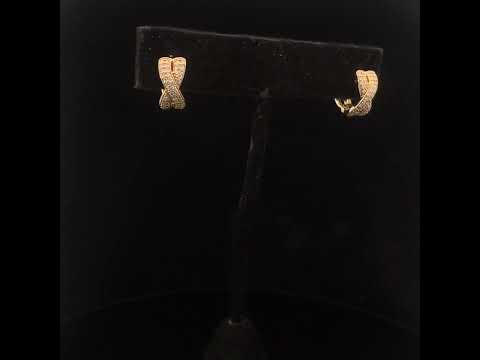 Rotating video showing the jewelry item