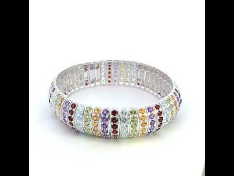 Rotating video showing the jewelry item