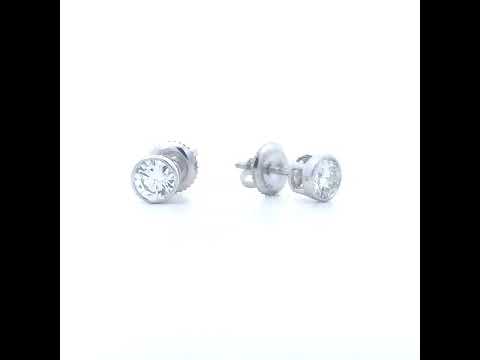 Rotating video showing the jewelry item