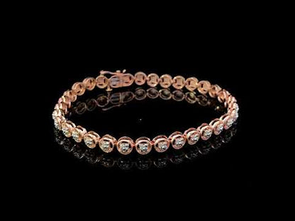Rotating video showing the jewelry item
