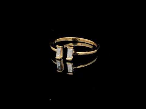 Rotating video showing the jewelry item