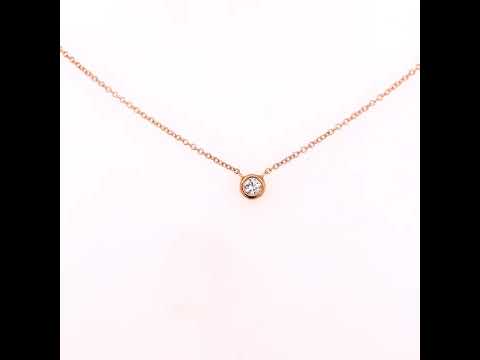 Rotating video showing the jewelry item